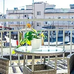 Shiny And Relaxing 5th Floor アパート